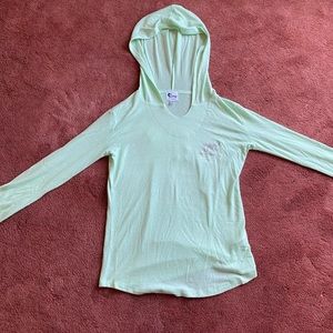 Adorable lightweight hoodie with dog on skateboard! Never worn, perfect cond’n